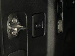 Land Rover Defender – thumbnail 43