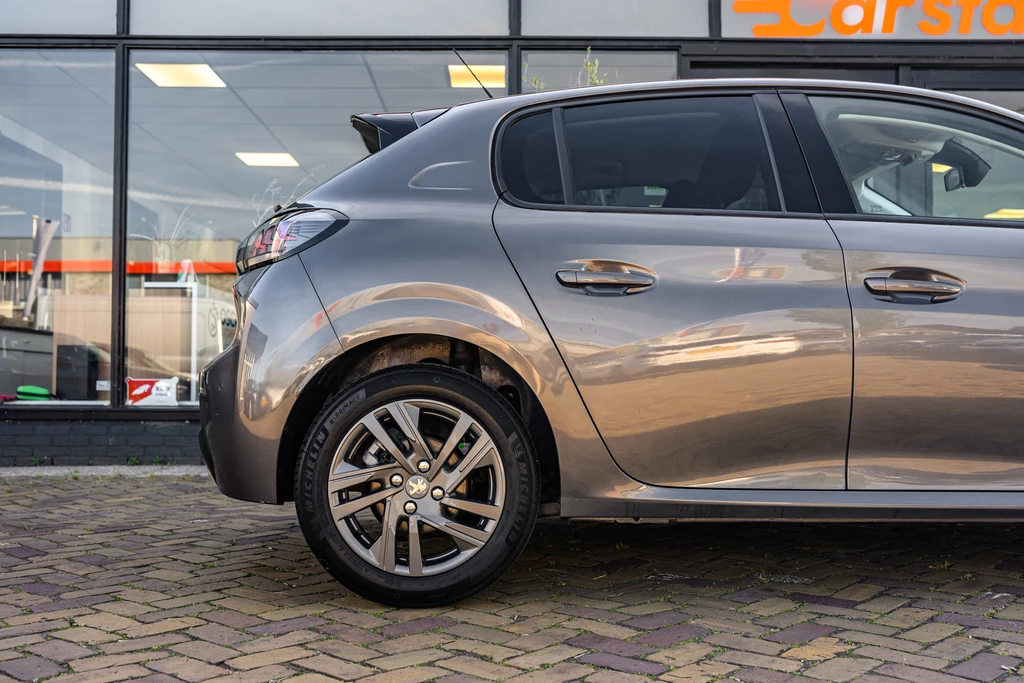 Peugeot 208 – foto 8