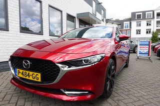 Mazda 3 – thumbnail 1