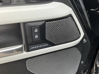 Land Rover Defender – thumbnail 31