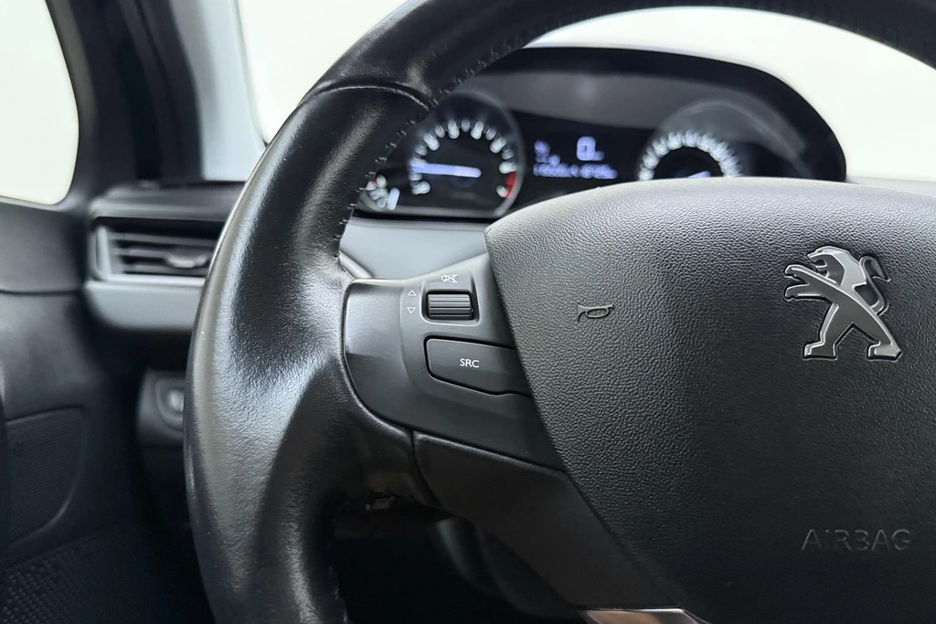 Peugeot 208 – foto 18