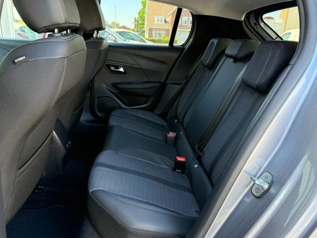 Peugeot 208 – foto 9