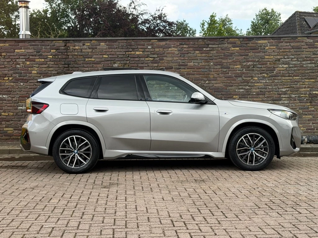 BMW iX1 – foto 6
