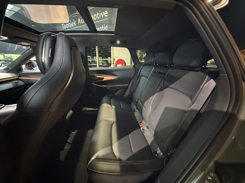 Lynk & Co 08 – foto 21