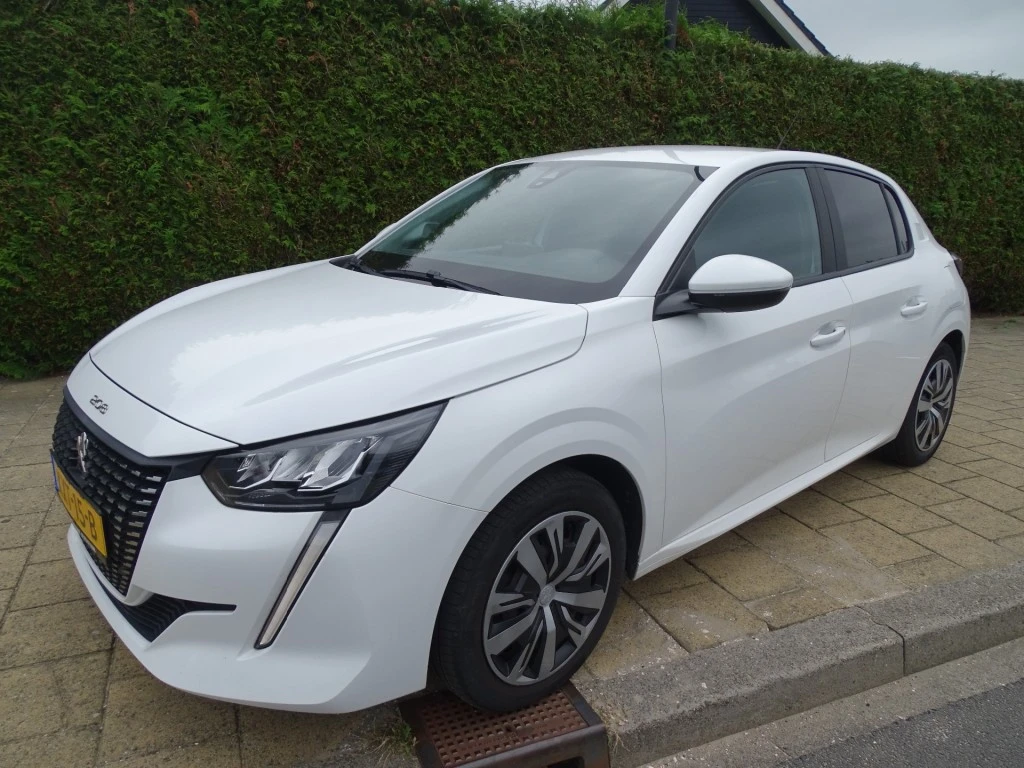 Peugeot 208 – foto 1