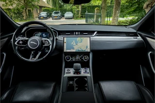 Jaguar F-PACE – thumbnail 13