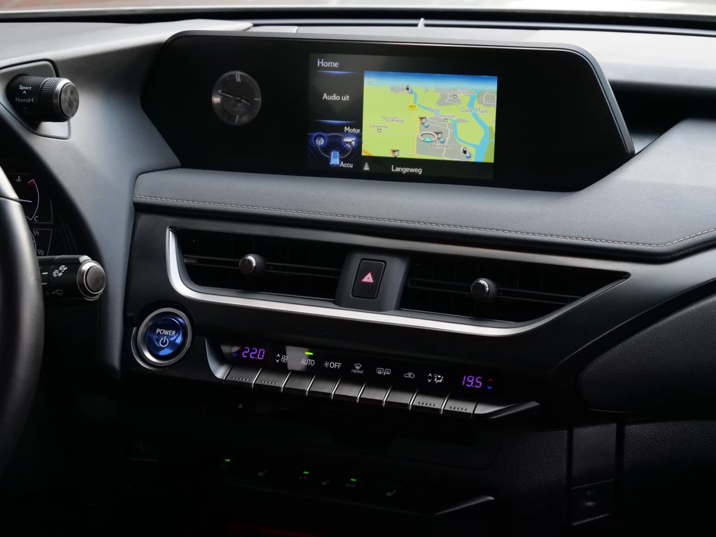Lexus UX – foto 12