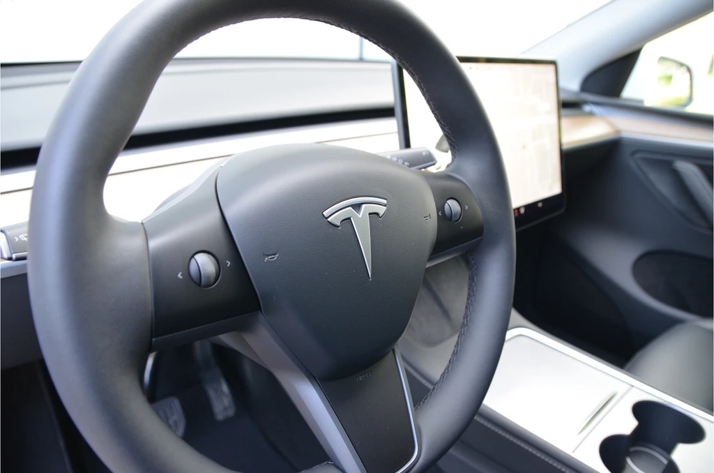 Tesla Model Y – foto 16