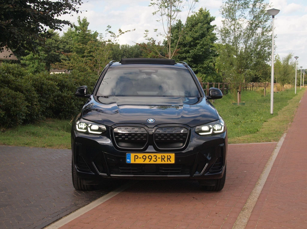 BMW iX3 – foto 10