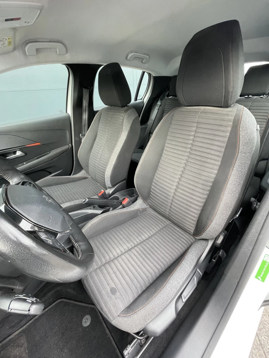 Peugeot 208 – foto 11