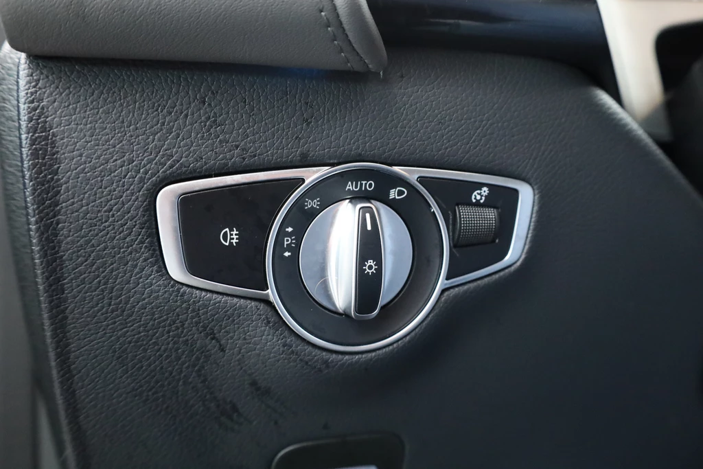 Mercedes-Benz EQC – foto 12