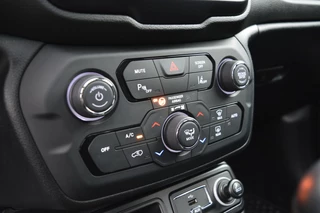 Jeep Renegade – thumbnail 23