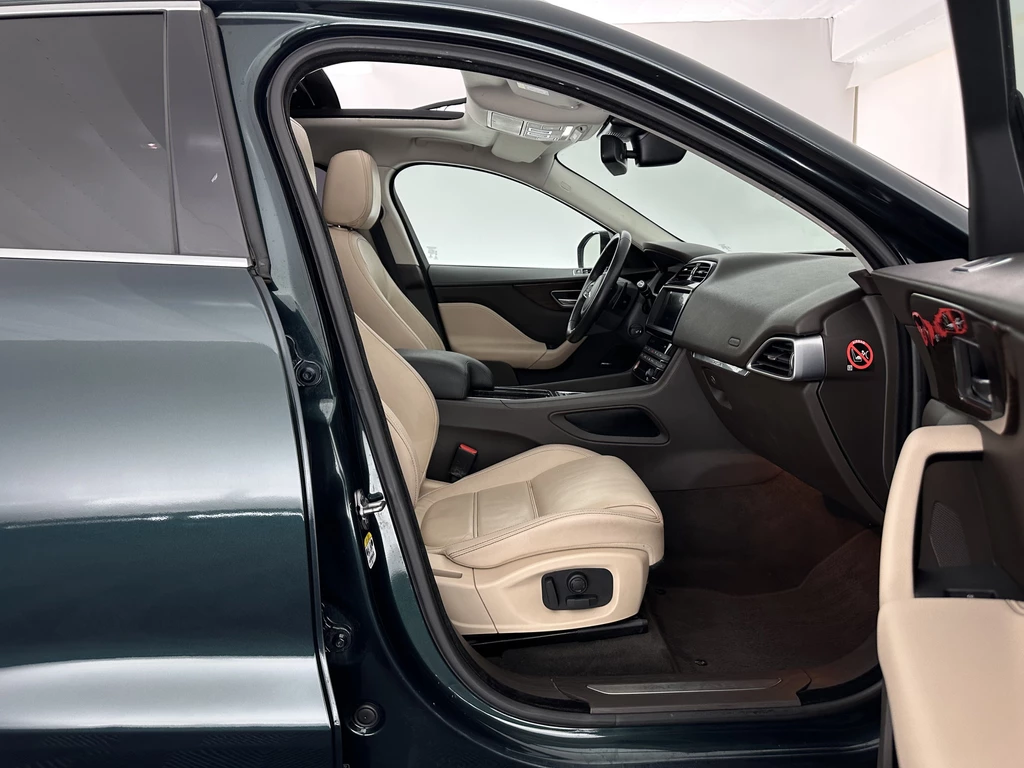 Jaguar F-PACE – foto 12