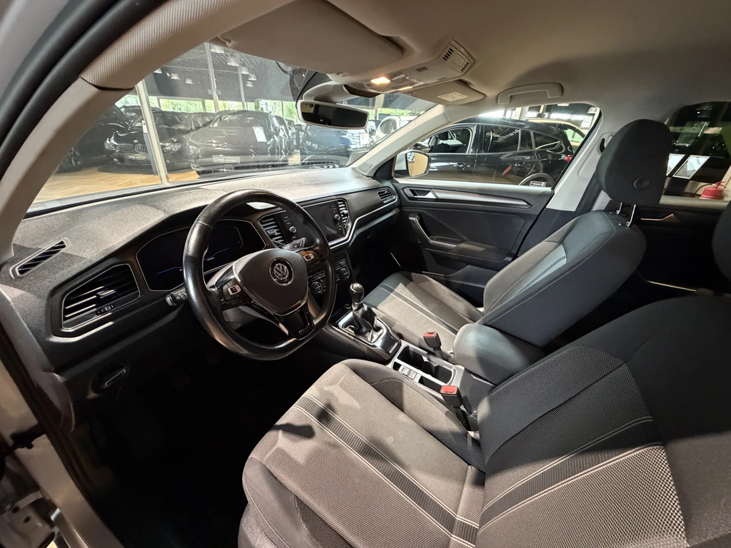 Volkswagen T-Roc – foto 11