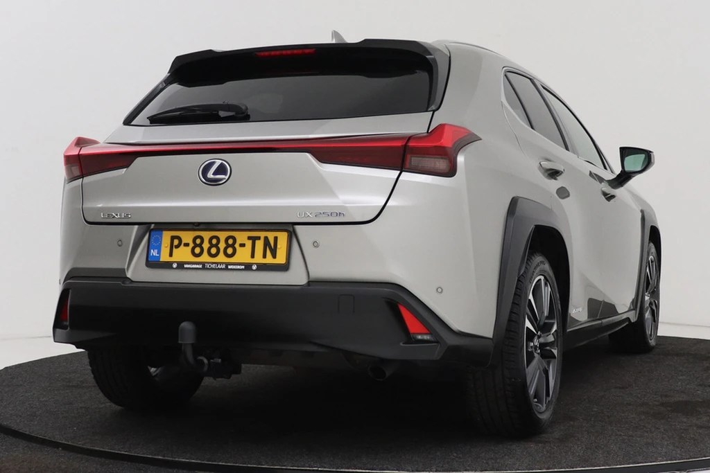 Lexus UX – foto 8