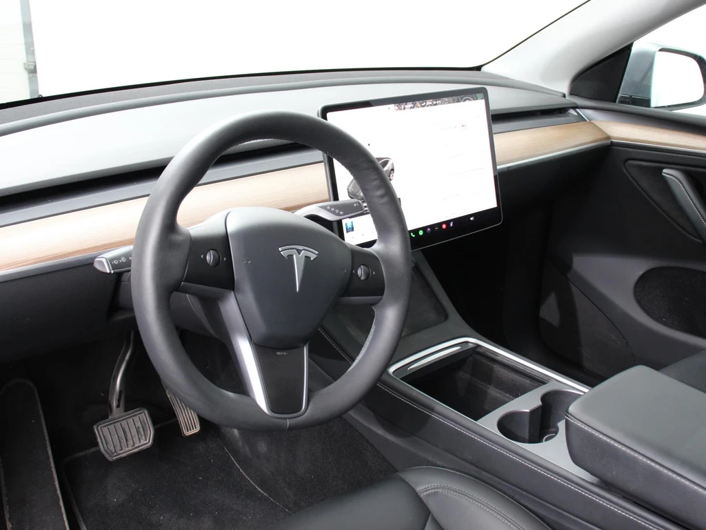 Tesla Model Y – foto 8