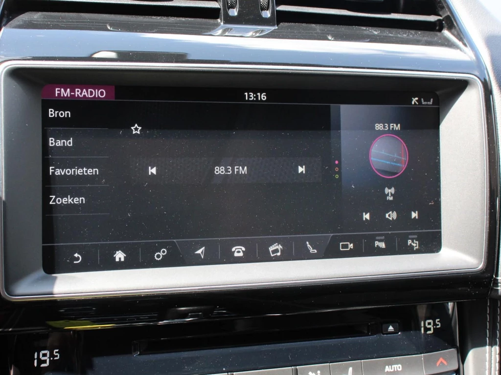 Jaguar F-PACE – foto 33
