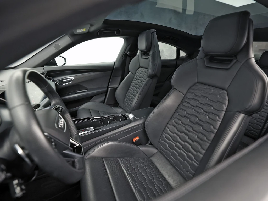 Audi e-tron GT – foto 16