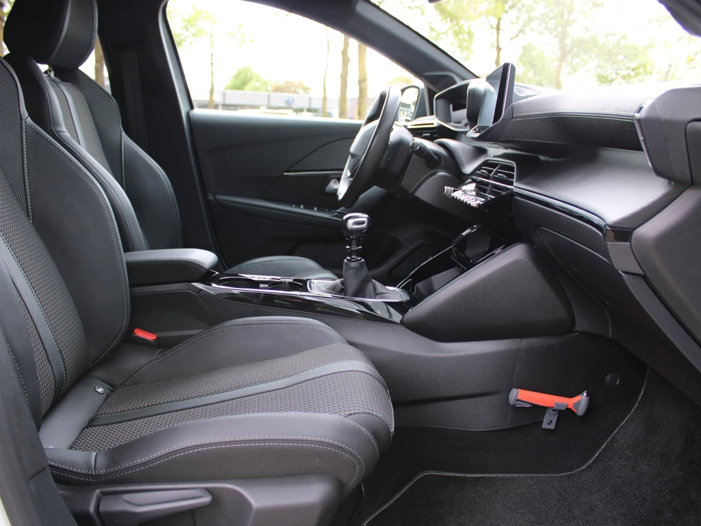 Peugeot 208 – foto 9