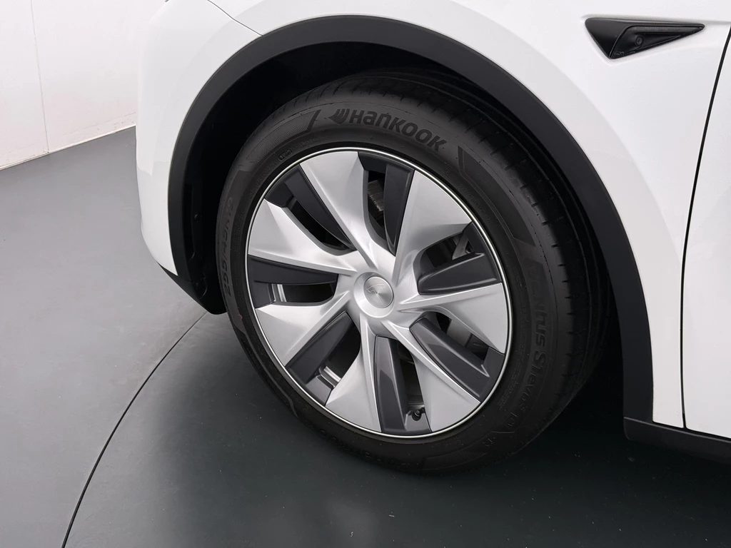 Tesla Model Y – foto 32