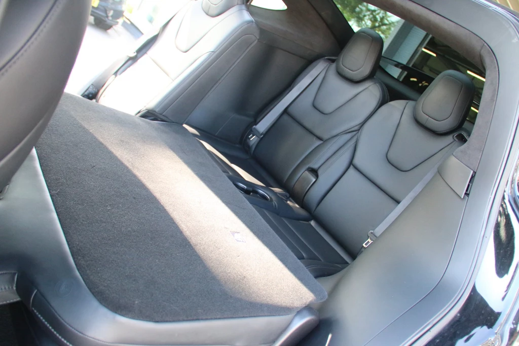 Tesla Model X – foto 11