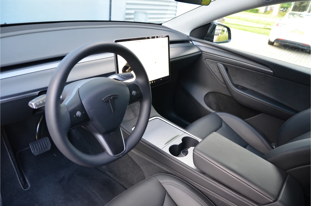 Tesla Model Y – foto 11
