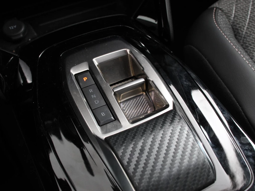 Peugeot e-2008 – foto 31