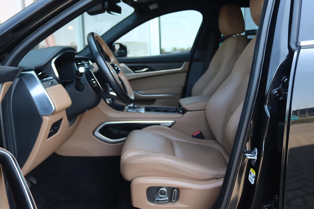 Jaguar F-PACE – foto 18