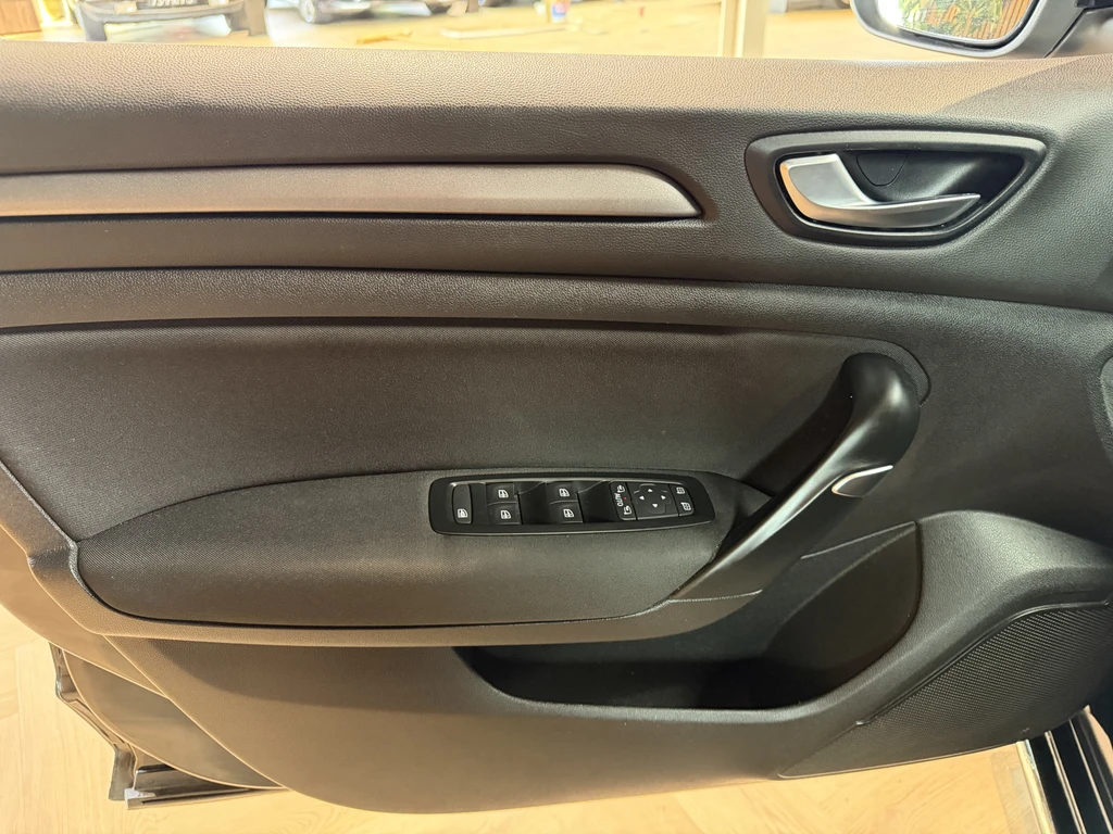 Renault Megane E-Tech – foto 9