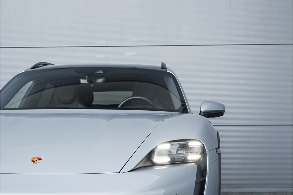 Porsche Taycan – foto 16