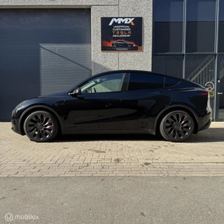Tesla Model Y – thumbnail 2