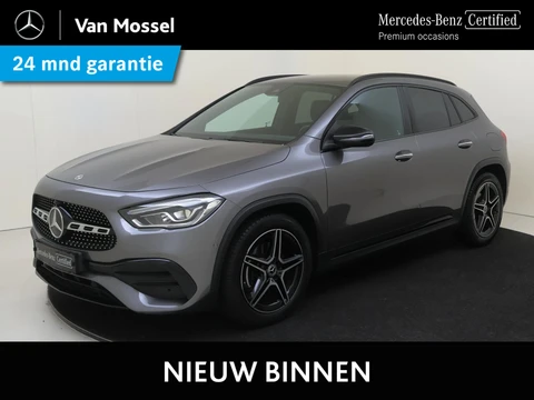 Mercedes-Benz GLA-klasse 180 AMG Line / Panaromadak / Achteruitrijcamera / Night-Pakket /