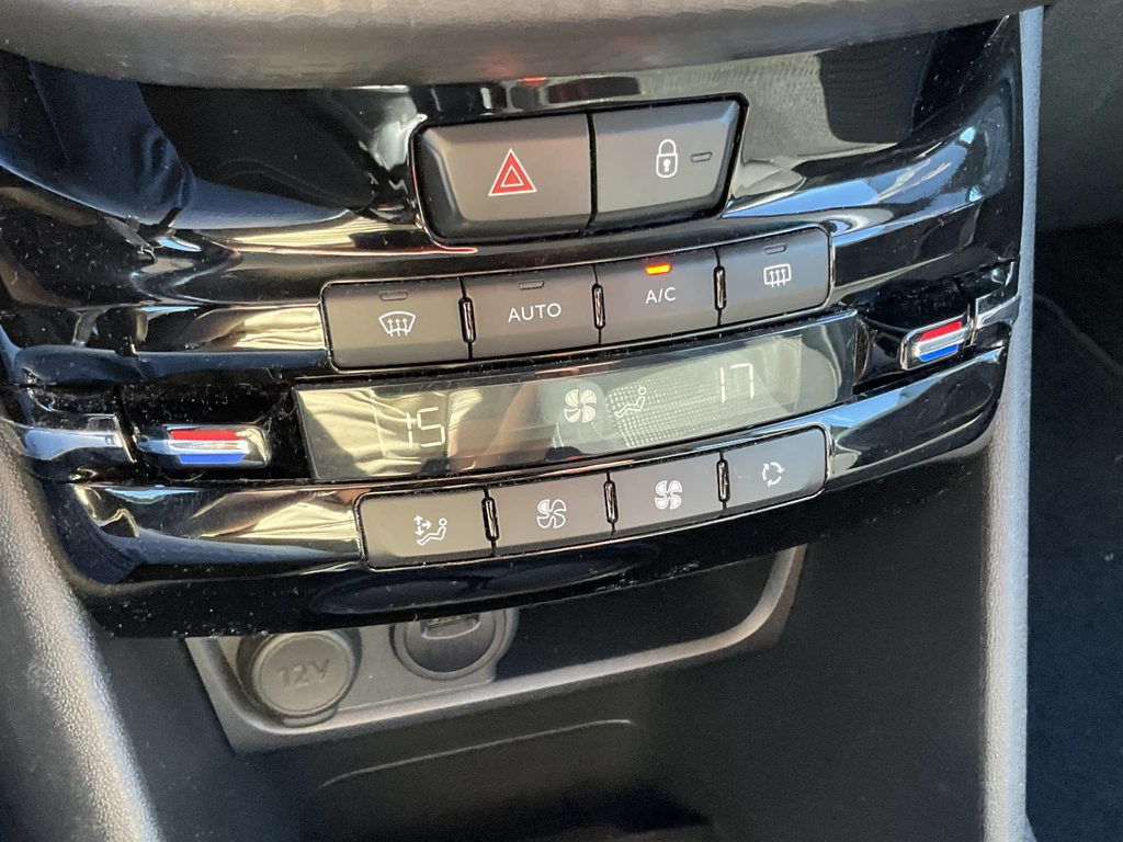 Peugeot 208 – foto 13