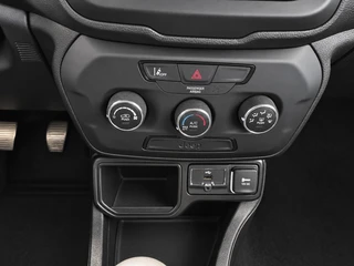 Jeep Renegade – thumbnail 23