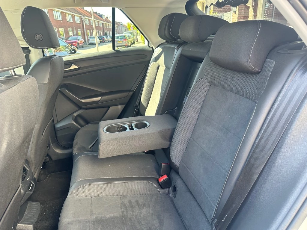 Volkswagen T-Roc – foto 18