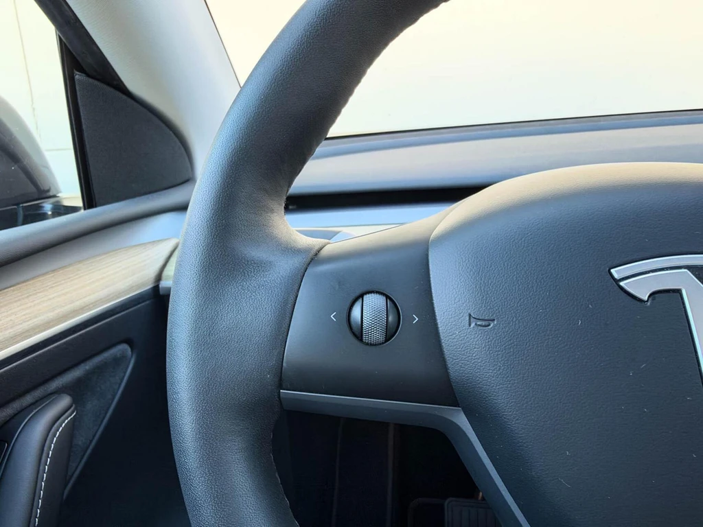 Tesla Model Y – foto 36