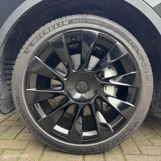 Tesla Model Y – thumbnail 31