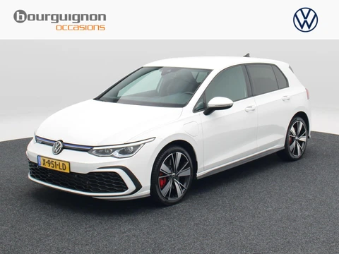 Volkswagen Golf 1.4 eHybrid GTE 245 Pk Automaat | Stoel/Stuurverwarming | Adaptive Cruise | Trekhaak | Virtual Cockpit | Navigatie | 18 Inch | 98.528 Km !!