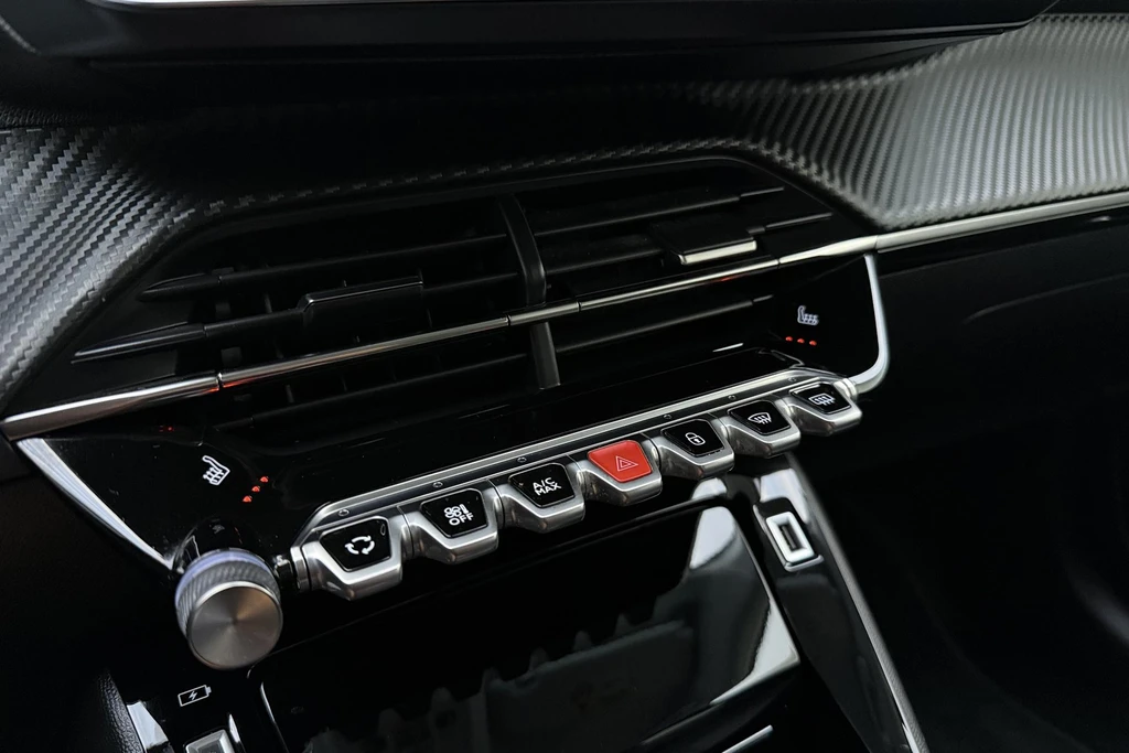 Peugeot 208 – foto 24