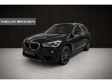 BMW X1 sDrive18i Executive Edition | Stoelverwarming | Head-Up Display | Cruise Control | Parkeersensoren | Navigatie | Keyless | LED | HIFI | Elektrische Achterklep | NAP | Automaat | Dealer Onderhouden
