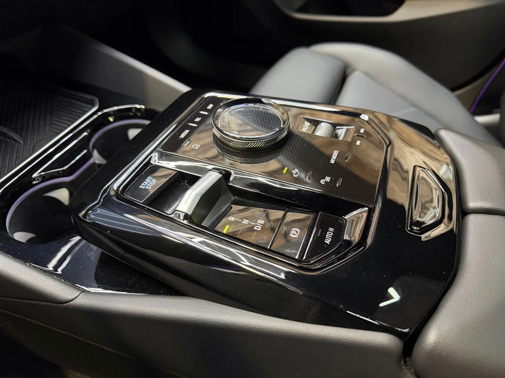 BMW i5 – foto 25