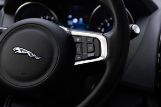 Jaguar F-PACE – thumbnail 18