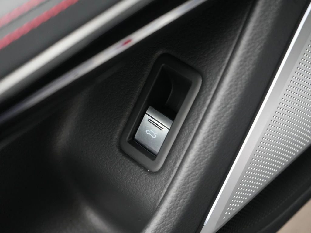 Audi S8 – foto 44