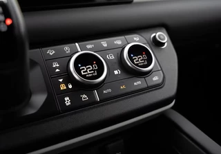 Land Rover Defender – thumbnail 8