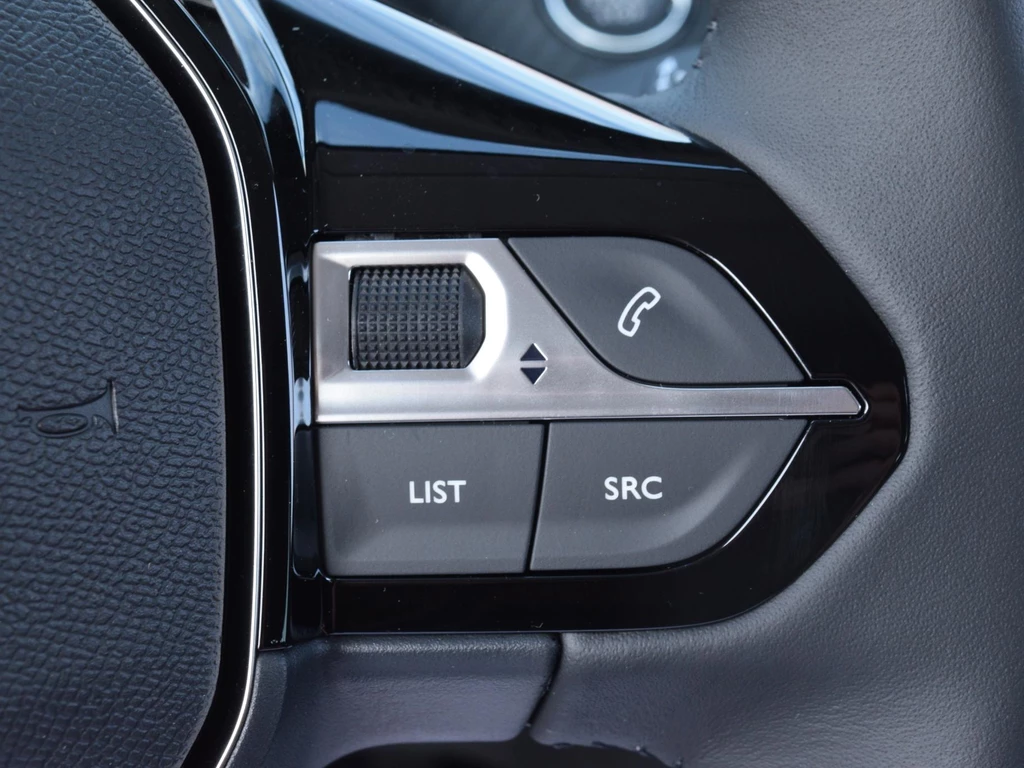 Peugeot e-208 – foto 17