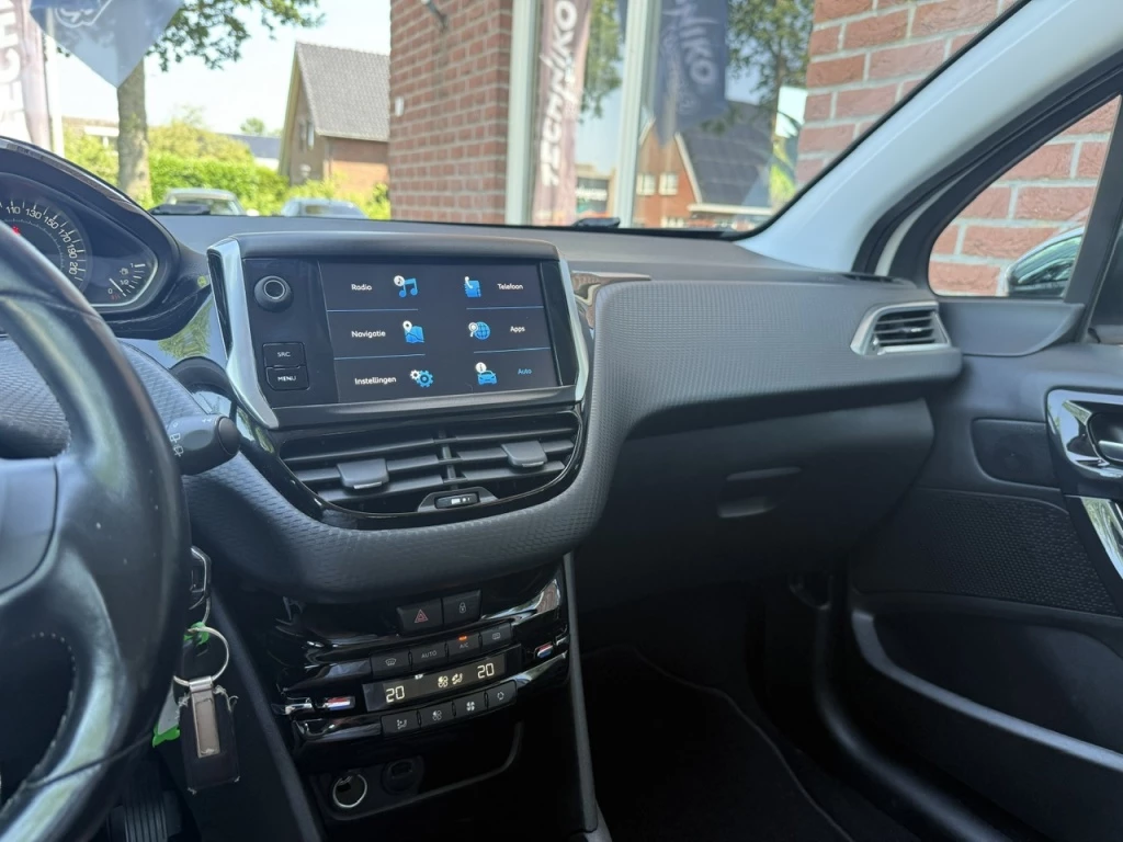 Peugeot 208 – foto 34
