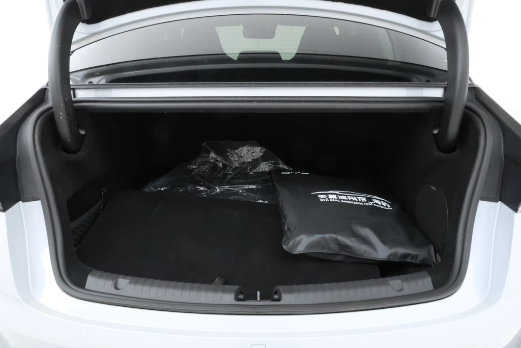BYD SEAL – foto 14