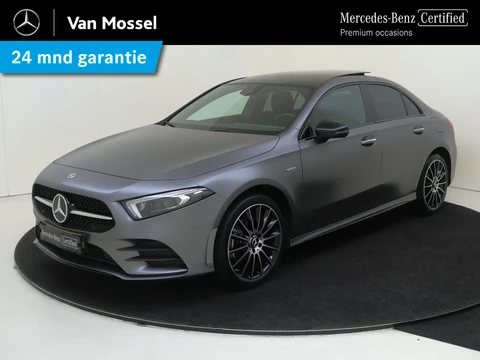 Mercedes-Benz A-klasse 250 e Business Solution AMG-Line / Panaromadak / Achteruitrijcamera / Night-Pakket / Multispaaks /