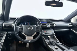 Lexus IS – thumbnail 18