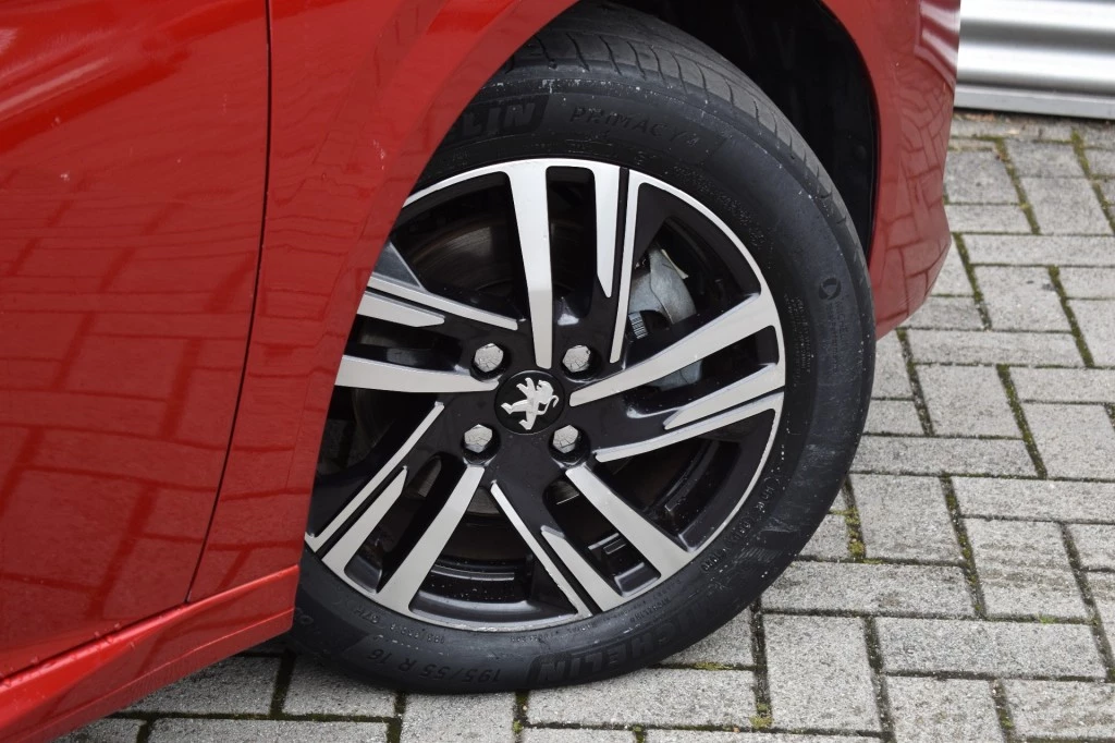 Peugeot 208 – foto 10